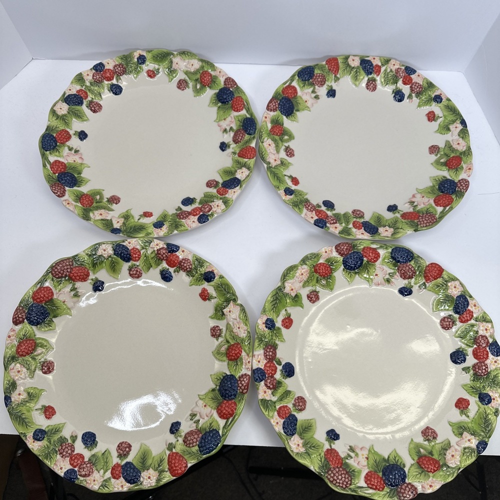 Temp-tations by Tara Mixed Berries Figural Fruit 10.5" Dinner Plates  Set of 4